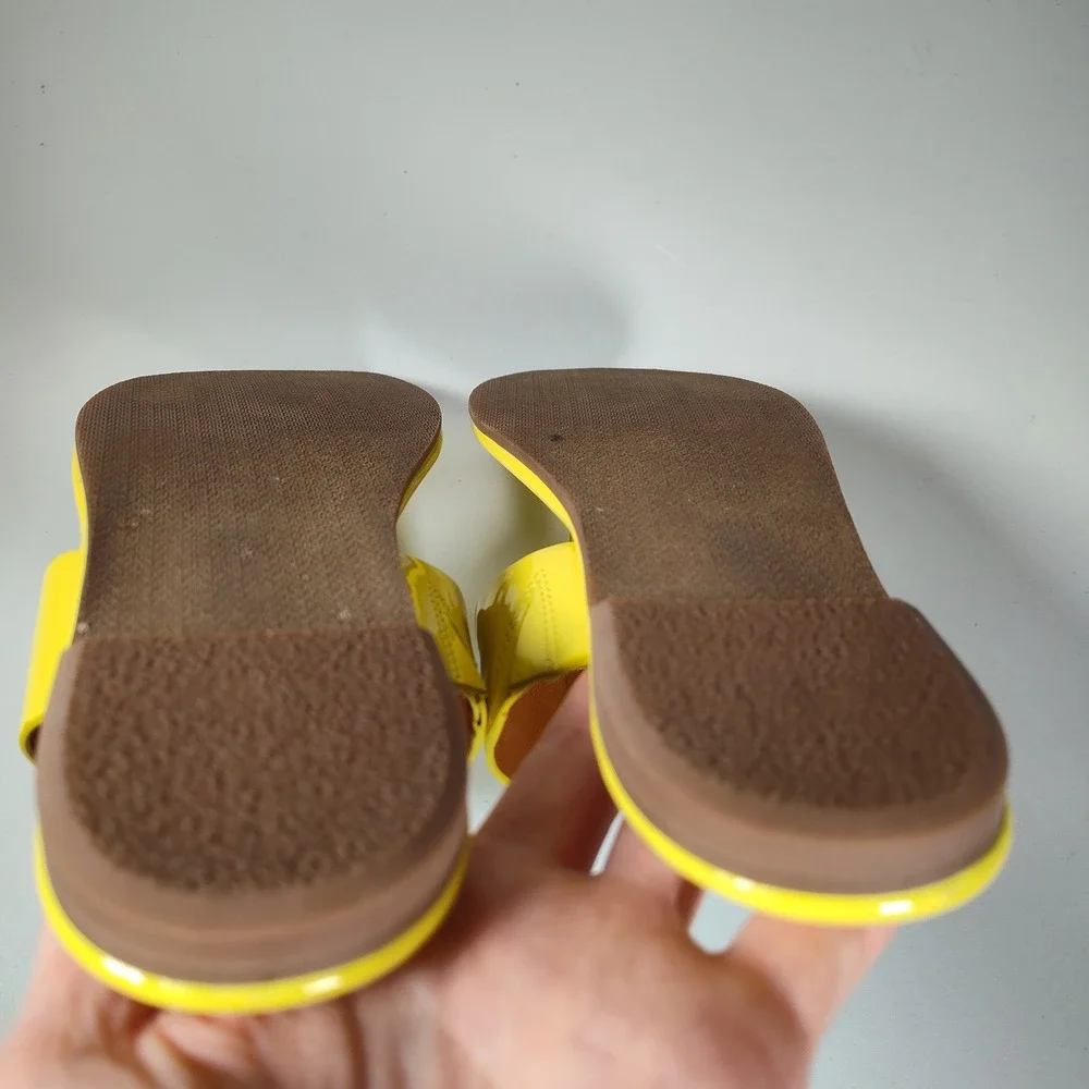 J. McLaughlin Nora Patent Leather Yellow Thong Sandals Flat Slides Womens 9